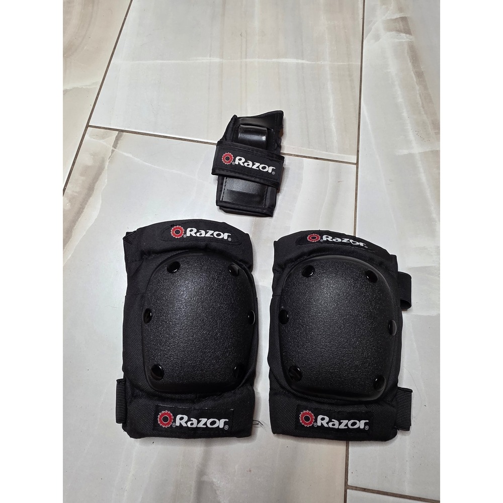 Razor Knee Pads‎ and Wrist Guard Set Black Protective Gear for Skating Scooter